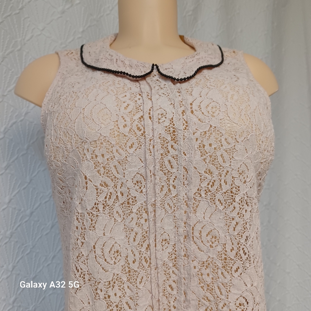 Princess Vera Wang Women Size M Pink Lace Top with Black Collar - Picture 3 of 12